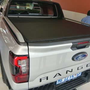 Orginal lockable tonneau cover with locking latch at the tailgate